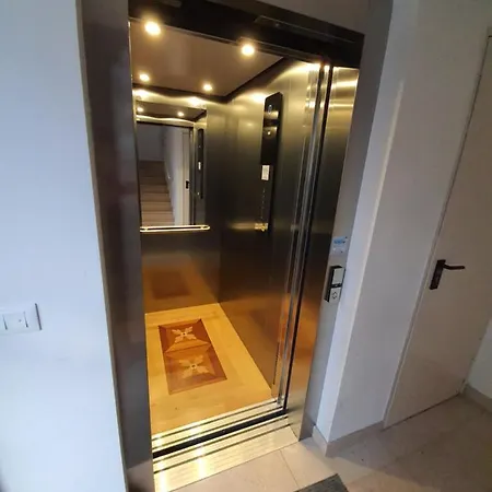 Appartamento Montesilvano Apartment *