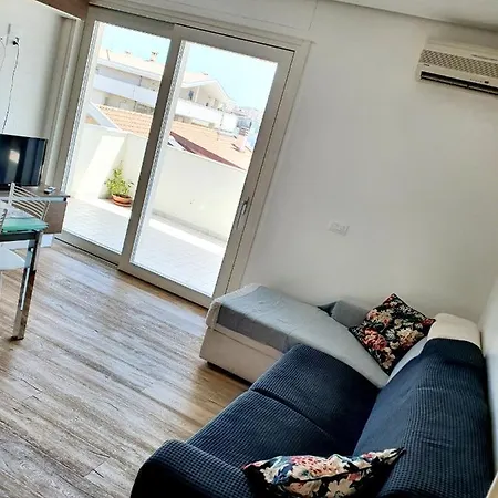 Appartamento Montesilvano Apartment *